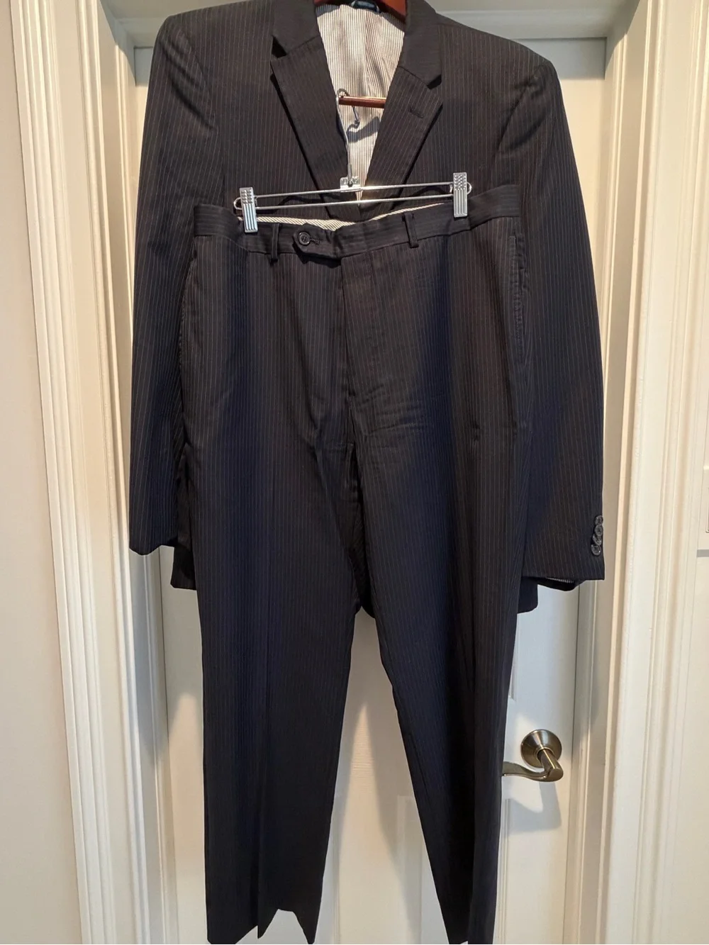 Tommy Hilfiger 100% Wool Navy Pinstripe Suit 42R 34x30 Men’s Two Piece